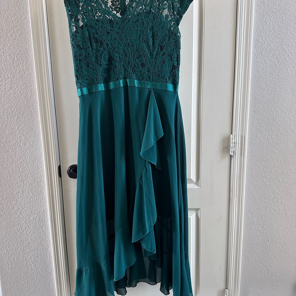 Elegant Green Lace Wedding Dress